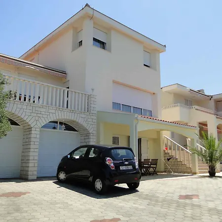Sibenik Riviera 7076 Apartment